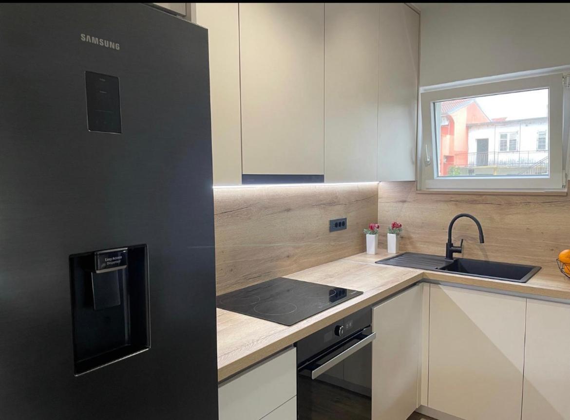 Apartman Kurtov Lejlighed Pakoštane Eksteriør billede